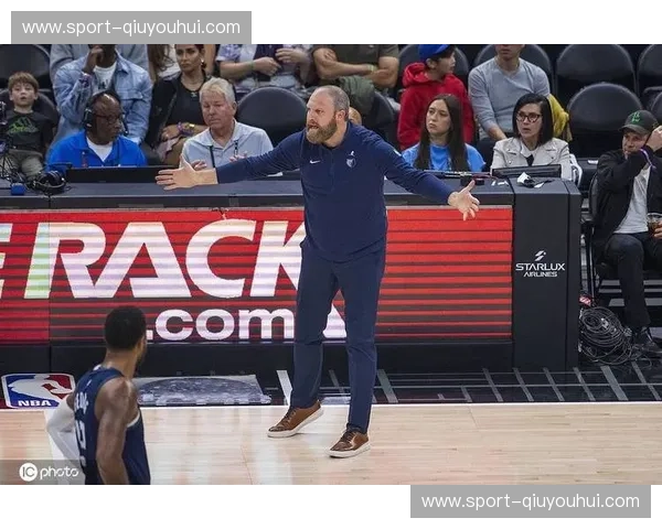 灰熊主帅詹金斯被罚款 因其公开批评裁判“双重标准”