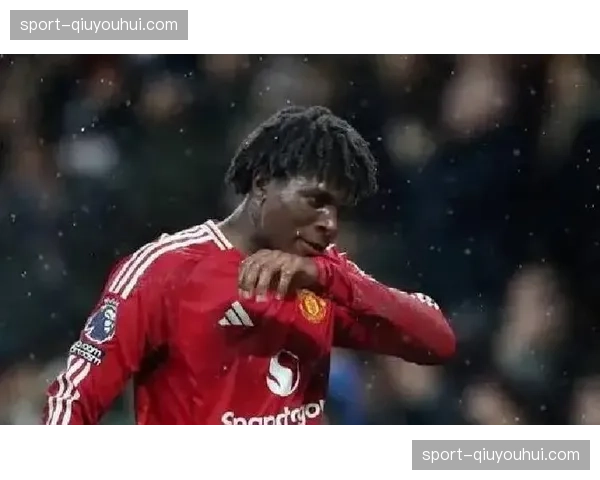 曼联卡里克临场调整受质疑，马奎尔红牌暴露防守纪律问题